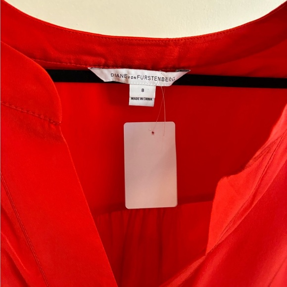 Diane Von Furstenberg silk blouse size 8 - Picture 2 of 3